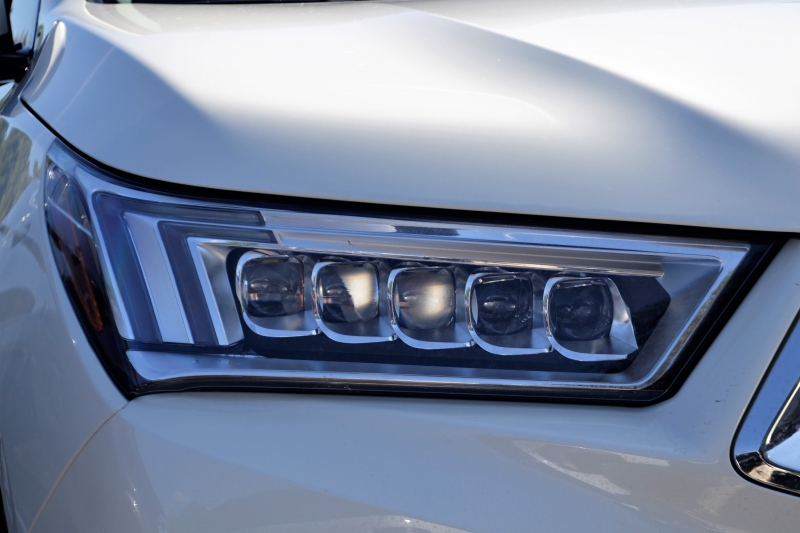 concession-auto-VILLECROZE-min_acura-headlamp-2834131